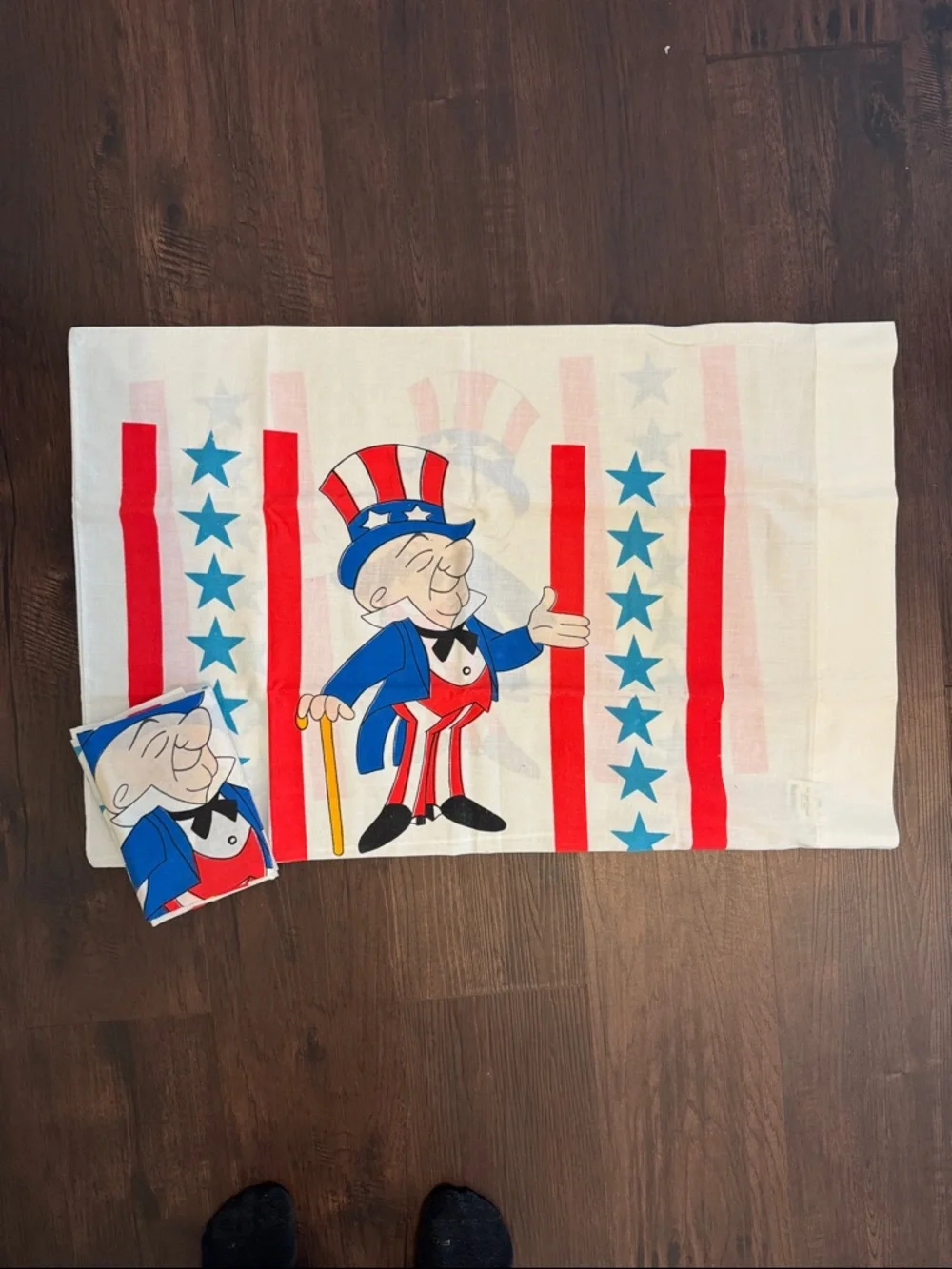 VINTAGE MR. MAGOO UNCLE SAM SET 2 STANDARD PILLOW CASES RED WHITE 1972 CLASSIC